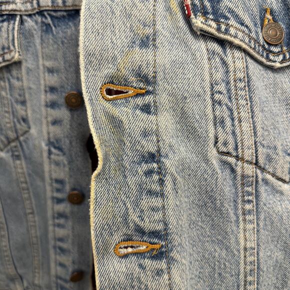 VTG Levi’s 70614 Denim Trucker Jean Jacket, Red Plaid Lining, Faded/Thrashed - Picture 14 of 15